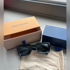 Authentic Louis Vuitton Black Sunglasses (New)